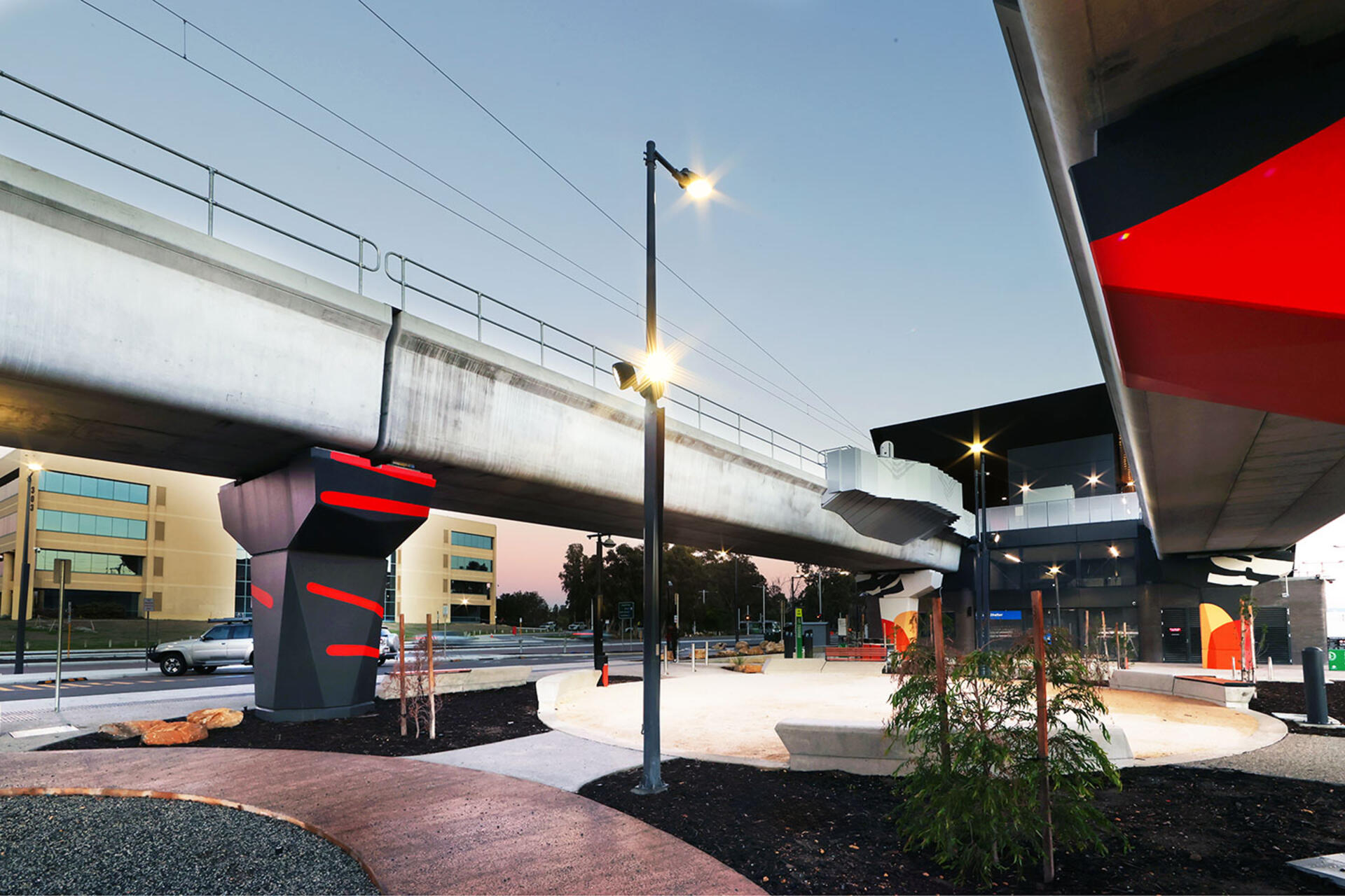 Schréder lieferte Beleuchtungslösungen zur Verbesserung der Sicherheit entlang der Verkehrsachse von Perth